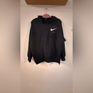Nike Men's Black Pullover Sweater